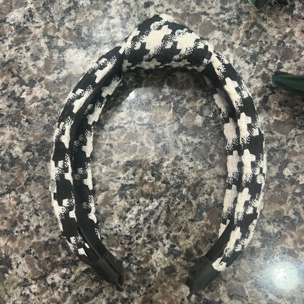 Black and white headband from Anthropologie. Worn only twice. :)